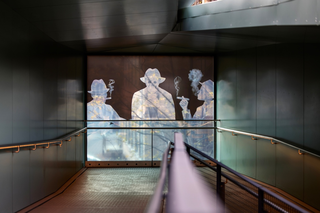 Nick Veasey, Poker